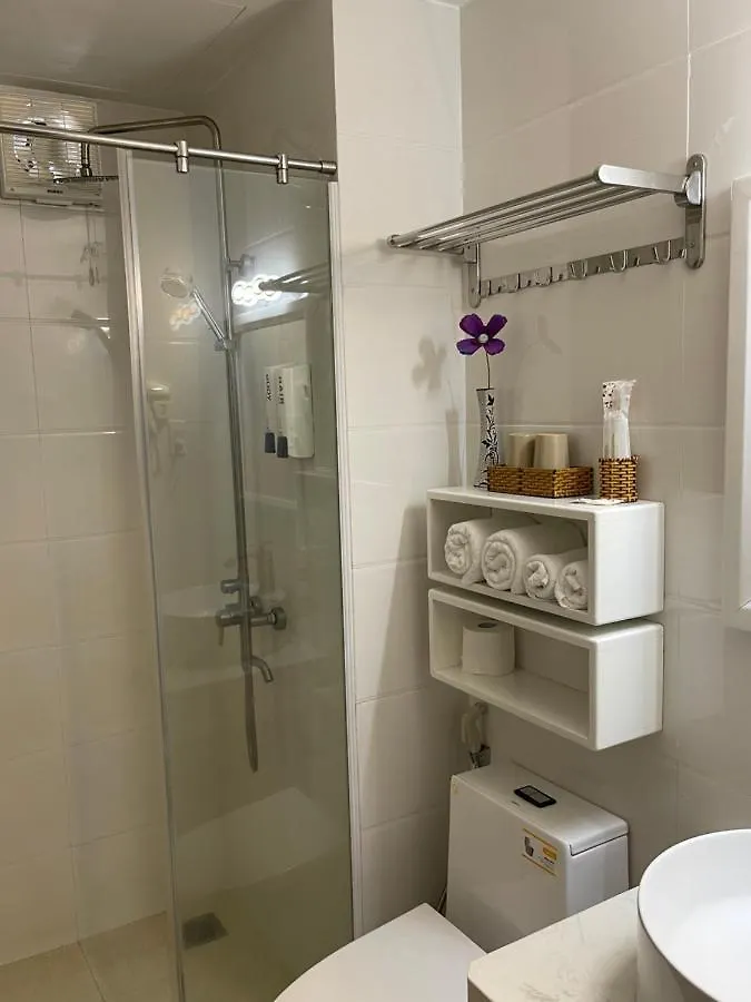 Tokia Hotel Нячанг