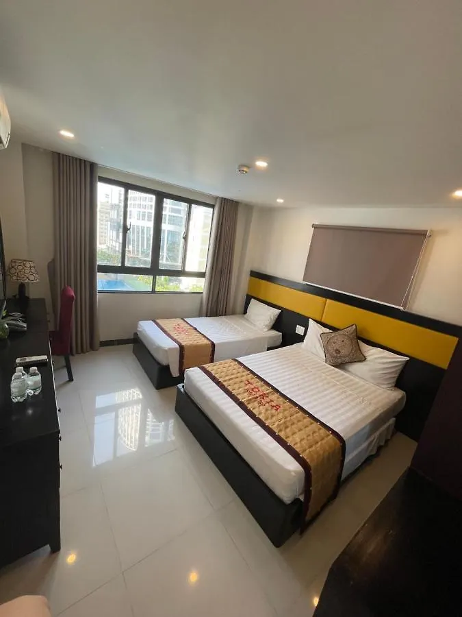 Tokia Hotel Нячанг